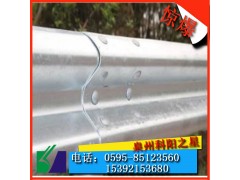 ?？谑懈咚俜雷膊ㄐ巫o欄板廠家 長樂波形護欄板 永泰高速護欄