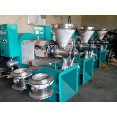 彭水苗族土家族自治縣多功能榨油機、芝麻榨油機怎么保養(yǎng)和維修，維護消費者合法權益 進企業(yè)