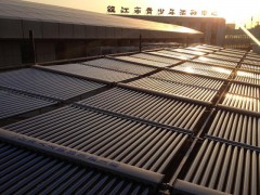 江蘇歐貝鎮(zhèn)江索普中學(xué)1200噸游泳池?zé)崴こ炭⒐? height=